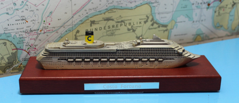 Kreuzfahrtschiff "Costa Fortuna" (1 St.)  IT 2003 in ca. 1:1400